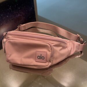 Alo Yoga Ballet Pink Fanny Pack Waist Bag